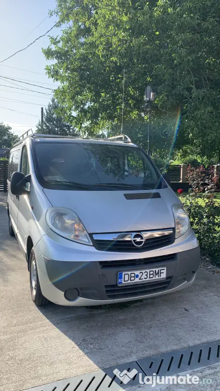 Opel Vivaro 2.0 CDTI 114 CP | 2011 | 8+1 Locuri | Model Lung