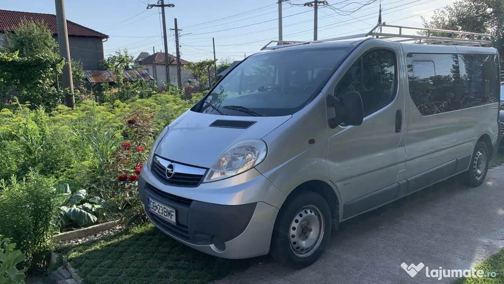 Opel Vivaro 2.0 CDTI 114 CP | 2011 | 8+1 Locuri | Model Lung