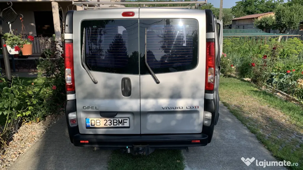 Opel Vivaro 2.0 CDTI 114 CP | 2011 | 8+1 Locuri | Model Lung