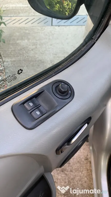 Opel Vivaro 2.0 CDTI 114 CP | 2011 | 8+1 Locuri | Model Lung