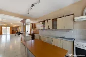 Apartament de inchiriat cu 3 camere in zona Intim