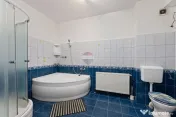 Apartament de inchiriat cu 3 camere in zona Intim