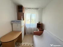 Garsoniera cu baie,str.Alunisului,etaj 3