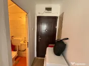 Garsoniera cu baie,str.Alunisului,etaj 3 