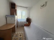 Garsoniera cu baie,str.Alunisului,etaj 3 