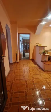 Apartament 3 camere, 77 mp, zona Pelendava 