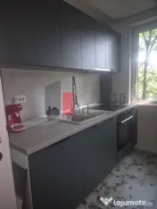Inchiriez apartament 4 camere, complet renovat, 