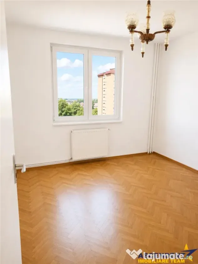 Apartament 3camere, etaj intermediar, priveliste si lumina n - Brasov (Brasov)