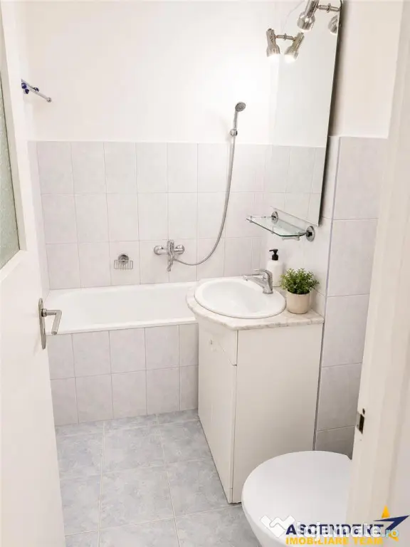 Apartament 3camere, etaj intermediar, priveliste si lumina n - Brasov (Brasov)