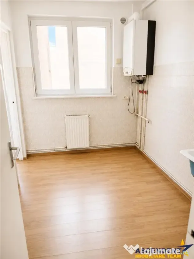Apartament 3camere, etaj intermediar, priveliste si lumina n - Brasov (Brasov)