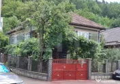 Casă cu farmec, spațiu și un potențial extraordinar în 