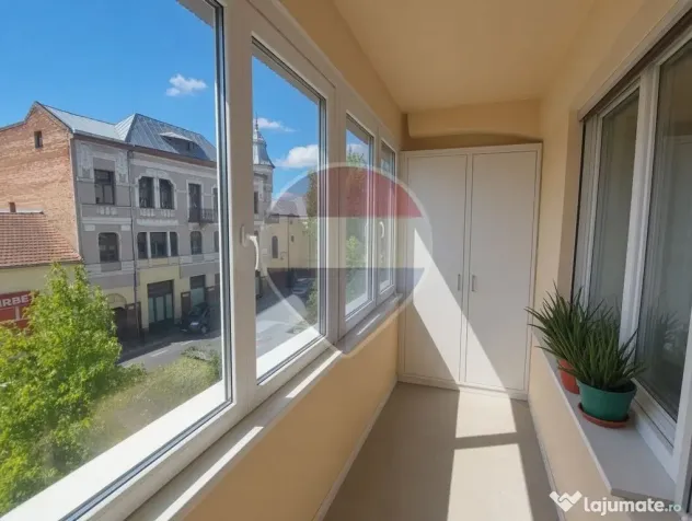 Apartament 3 camere, central, de vânzare, Salonta