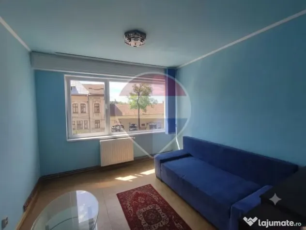 Apartament 3 camere, central, de vânzare, Salonta