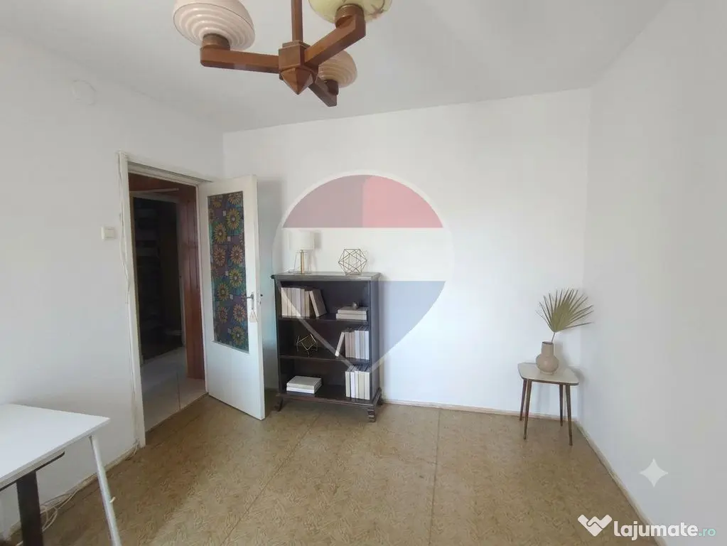 Apartament 3 camere, central, de vânzare, Salonta