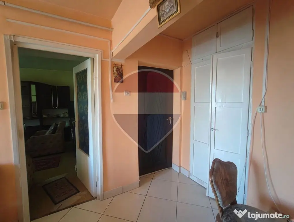 Apartament 3 camere, central, de vânzare, Salonta