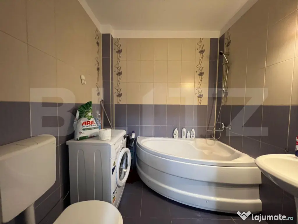 Apartament 3 camere, 91mp, decomandat, parcare, zona strazii