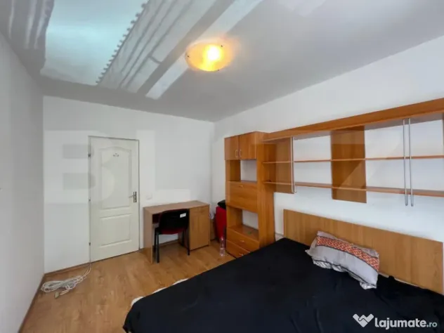 Apartament 3 camere, 91mp, decomandat, parcare, zona strazii