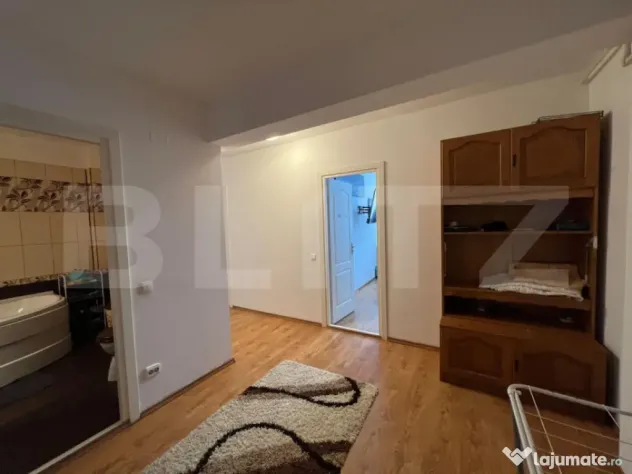 Apartament 3 camere, 91mp, decomandat, parcare, zona strazii