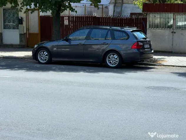 Vând urgent BMW în stare foarte bună