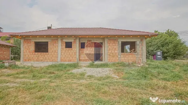 Casă / Vilă cu 4 camere de vânzare