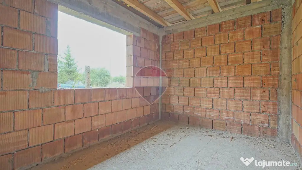 Casă / Vilă cu 4 camere de vânzare