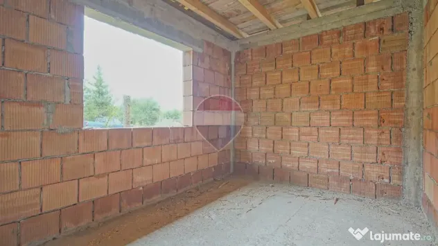 Casă / Vilă cu 4 camere de vânzare