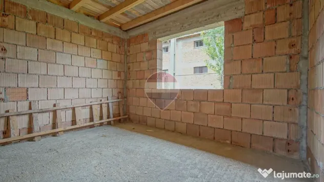 Casă / Vilă cu 4 camere de vânzare