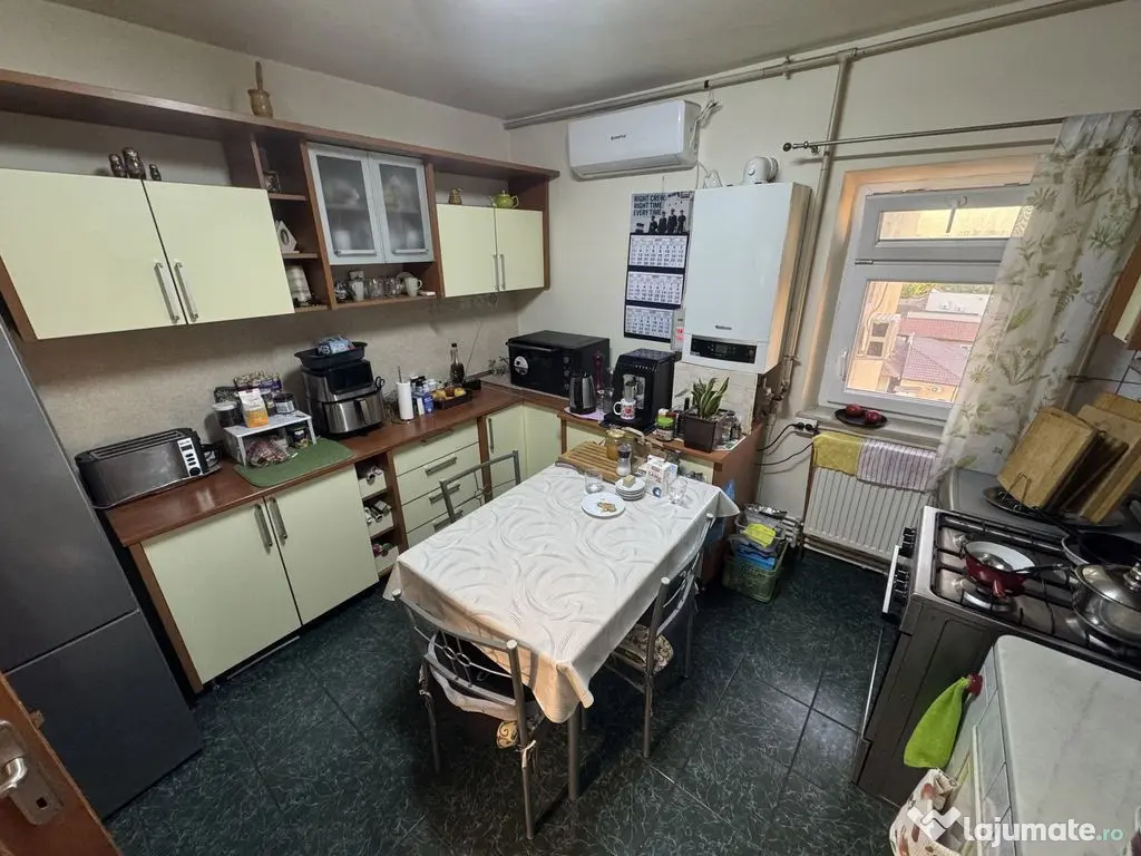 Apartament 4 camere zona Inel 2 - Cora
