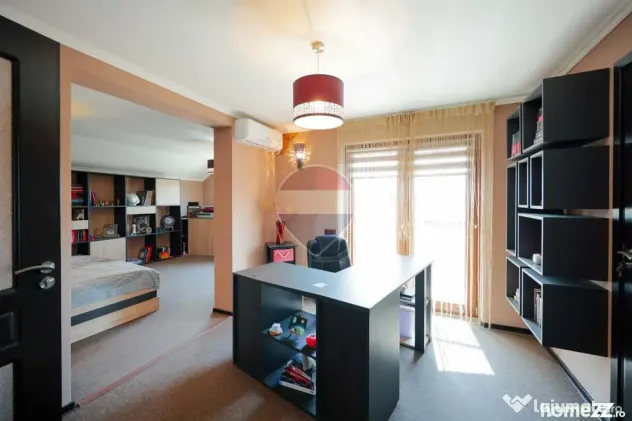 Casă 5 camere, parcelă de colț, dublu acces, de vânza... - Oradea (Bihor)
