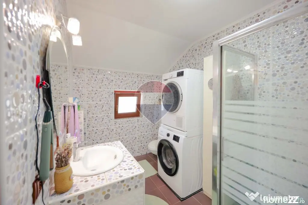 Casă 5 camere, parcelă de colț, dublu acces, de vânza... - Oradea (Bihor)