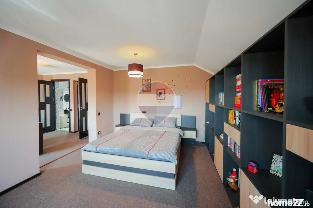 Casă 5 camere, parcelă de colț, dublu acces, de vânza... - Oradea (Bihor)