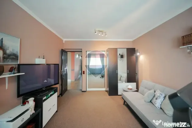 Casă 5 camere, parcelă de colț, dublu acces, de vânza... - Oradea (Bihor)
