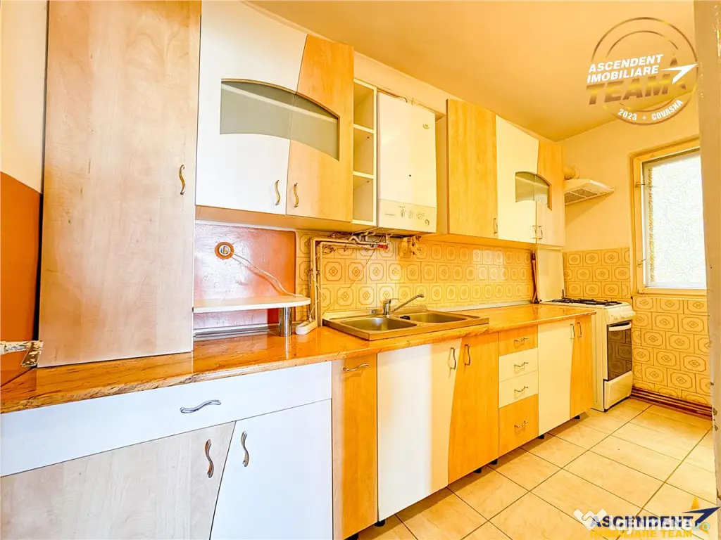 Film! Apartament cu 3 camere, decomandat, Ciucului, Sfantu G - Sfantu Gheorghe (Covasna)