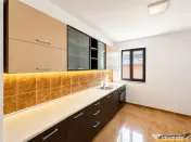 Spatiu versatil ultracentral, 125 mp, curte, parcare, clasa 