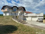 Casa de vanzare, Sd 403 mp, Suceava, zona Poiana Patrauti 