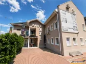 Cladire comerciala reprezentativa, 670 mp, vizibilitate, par 