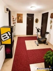 Cladire comerciala reprezentativa, 670 mp, vizibilitate, par 