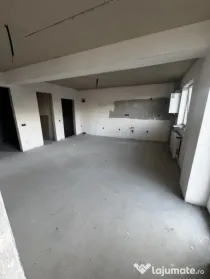 Apartament 3 camere 59mp + 18mp balcon, Zona Sesul de Sus |