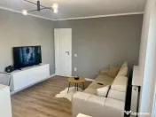 Apartament de vanzare DECOMANDAT ,3 camere 52 mp , zona INTR