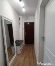 Apartament de vanzare DECOMANDAT ,3 camere 52 mp , zona INTR