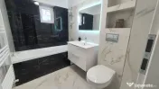 Apartament de vanzare DECOMANDAT ,3 camere 52 mp , zona INTR