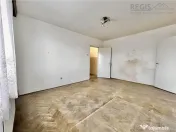 Apartament cu 2 camere in zona Florilor de renovat 