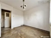 Apartament cu 2 camere in zona Florilor de renovat 