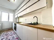 Apartament cu doua camere decomandate, etajul1, zona Republ