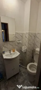 22 Decembrie apartament 3 camere decomandat/3balcoane/2 bai/78 mp/et.3