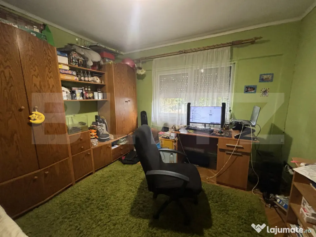 Apartament 3 camere de vânzare , 75 mp, Cartierul Carpați - Satu Mare (Satu-Mare)