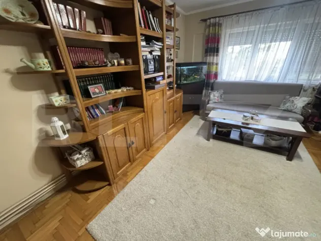 Apartament 3 camere de vânzare , 75 mp, Cartierul Carpați - Satu Mare (Satu-Mare)