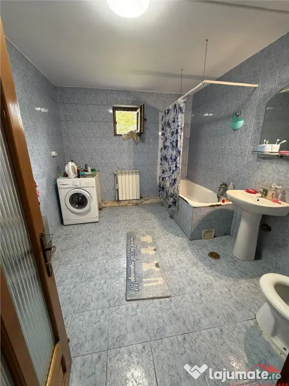 Casa de in Golesti cu 1.000mp teren - Golesti (Vrancea)