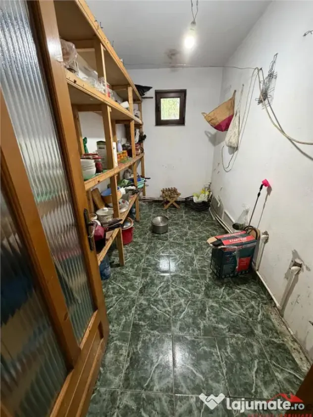 Casa de in Golesti cu 1.000mp teren - Golesti (Vrancea)