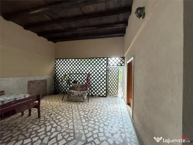 Casa de in Golesti cu 1.000mp teren - Golesti (Vrancea)